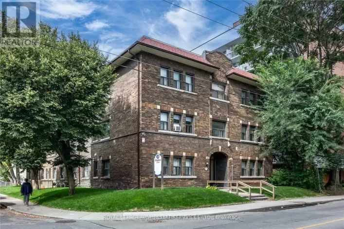 20 - 120 VAUGHAN ROAD, Toronto