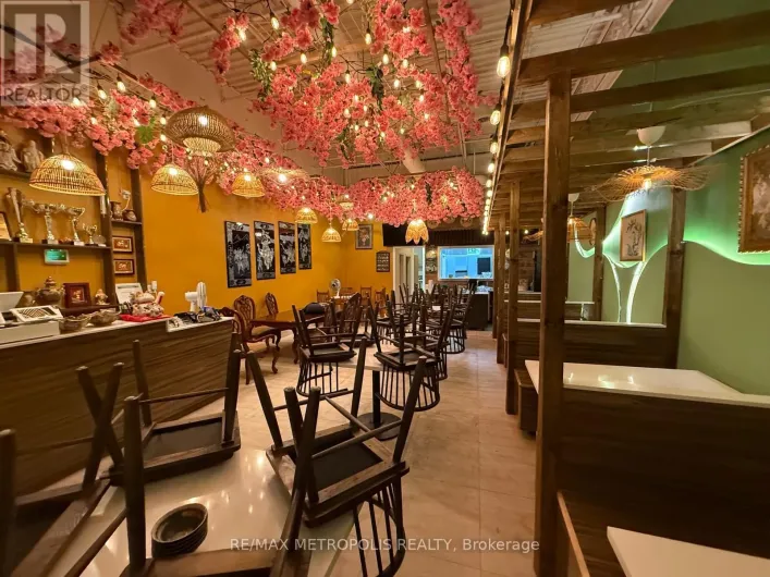 20 - 180 STEELES AVENUE W, Vaughan