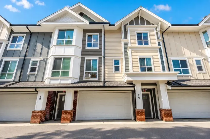 20 20723 FRASER HIHGWAY, Langley