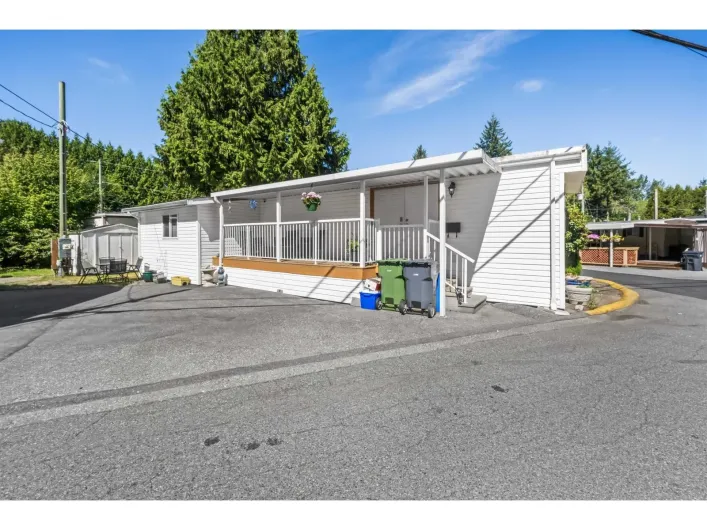 20 24330 FRASER HIGHWAY, Langley