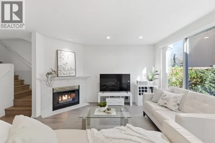 20 3428 ADANAC STREET, Vancouver