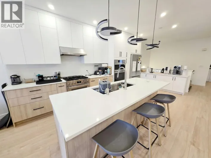 20 5201 OAKMOUNT CRESCENT, Burnaby