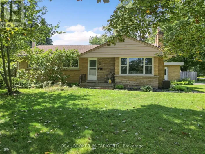 20 ALAN CRESCENT, Pelham