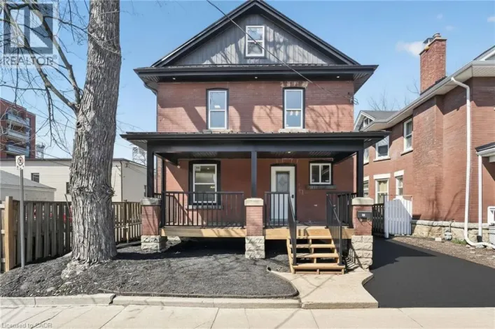 20 AVENUE Place, Welland