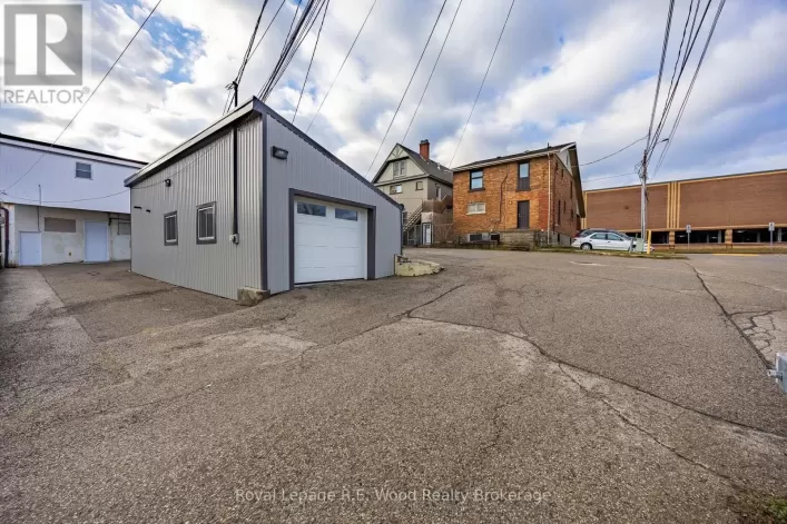 20 CAT ALLEY, Tillsonburg