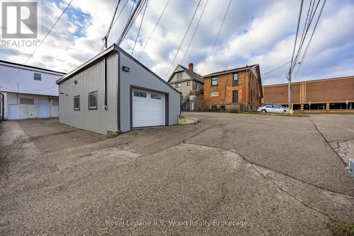 20 CAT ALLEY, Tillsonburg