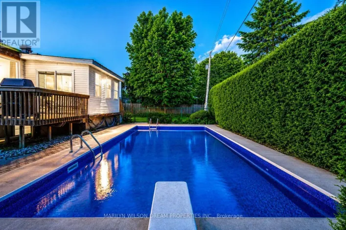 20 COOLBROOK CRESCENT, Ottawa