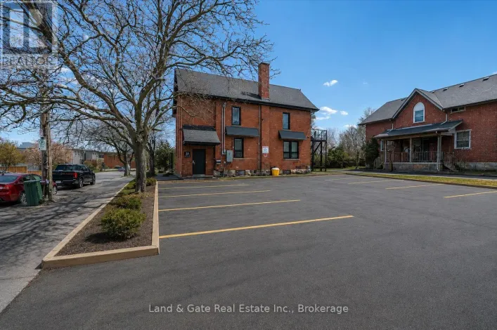 20 ELGIN STREET E, Oshawa