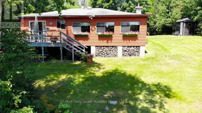 20 GOLDEN HORSESHOE LANE, Whitestone