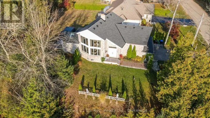 20 GRANT AVENUE, Tiny
