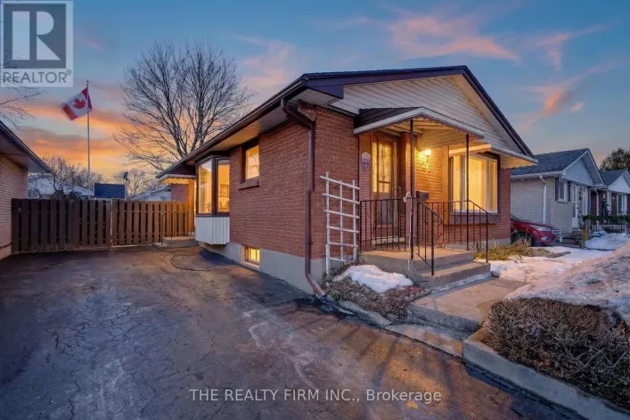 20 HARDING CRESCENT, London South