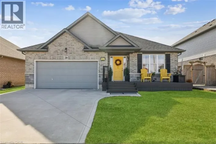 20 HUDSON Drive, Cayuga