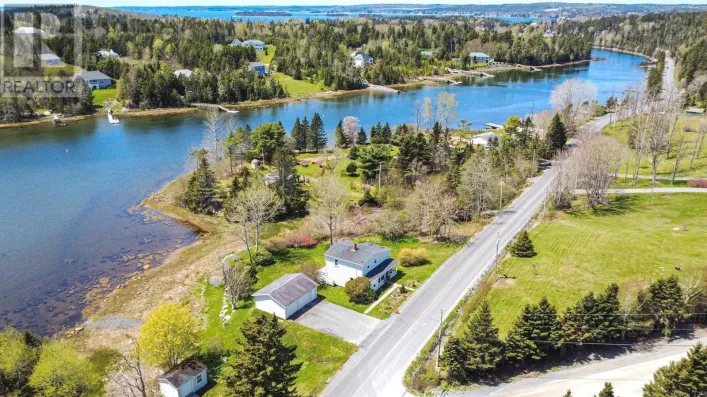 20 Indian Point Road, Glen Haven