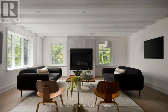 20 LASKAY LANE, King