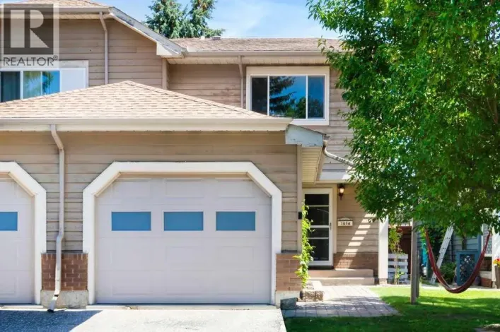 20 Midpark Gardens SE, Calgary