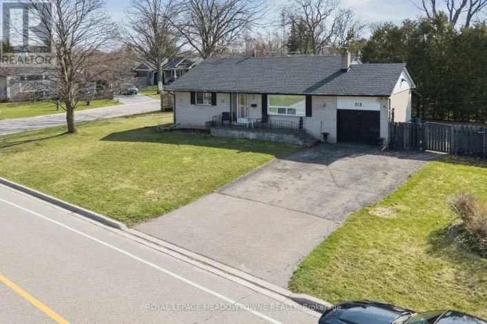 20 PLAINSMAN ROAD, Mississauga