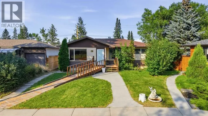 20 Rossburn Crescent SW, Calgary