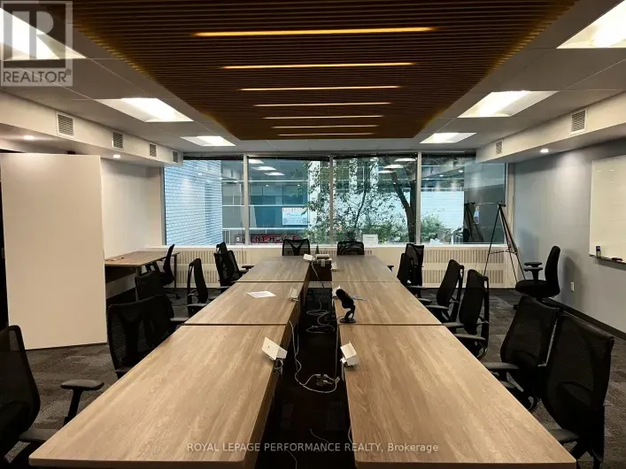 200 - 141 LAURIER AVENUE W, Ottawa