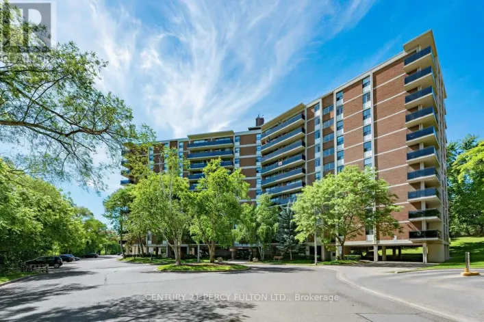 200 - 2 PARK VISTA DRIVE, Toronto