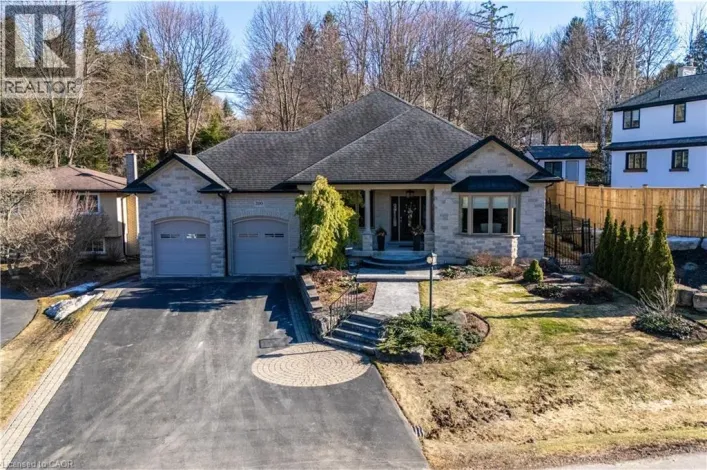 200 FALLING BROOK Drive, Ancaster