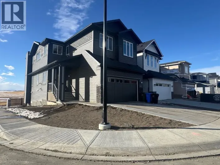 200 Lucas Gardens NW, Calgary