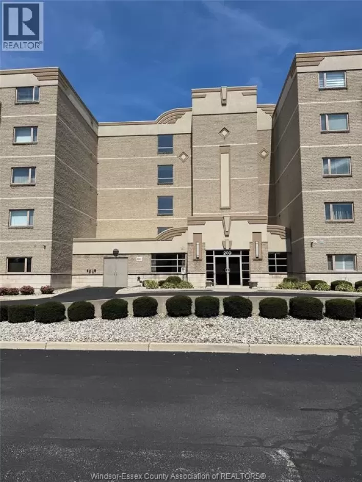 200 MANNING Unit# 202, Tecumseh