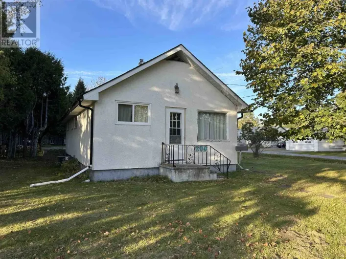 200 Sixth ST W, Fort Frances