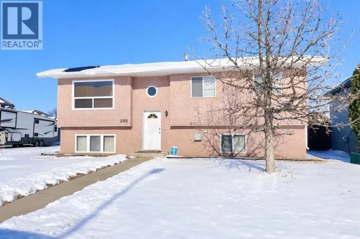 200 Upland Boulevard W, Brooks