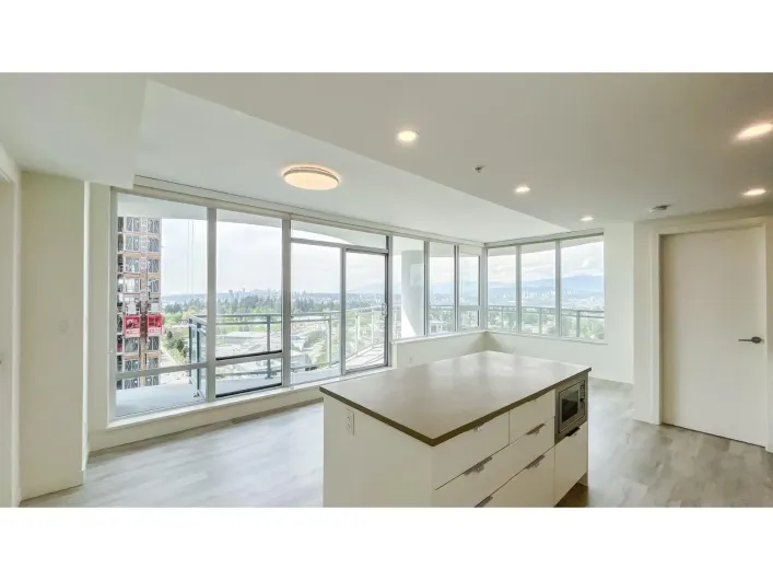 2001 13318 104 AVENUE, Surrey