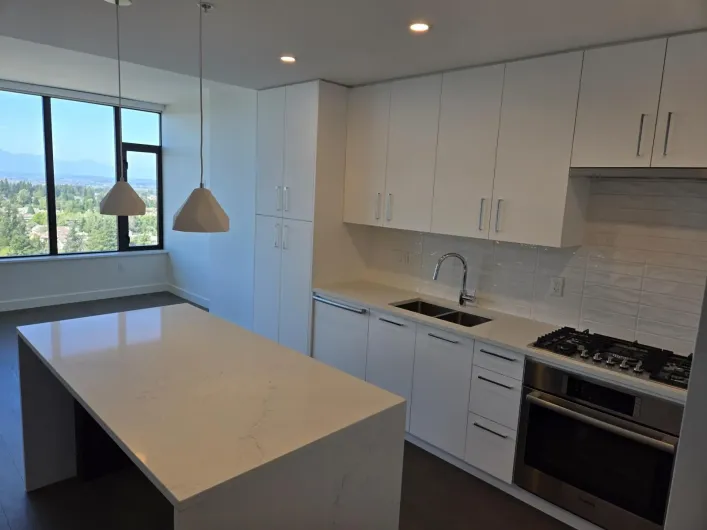 2001 1588 JOHNSTON ROAD, White Rock