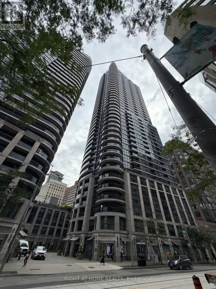 2001 - 21 CARLTON STREET, Toronto