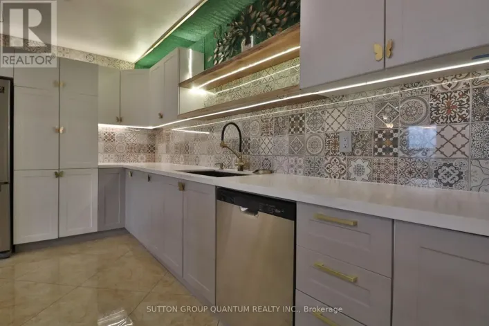 2001 - 627 THE WEST MALL, Toronto