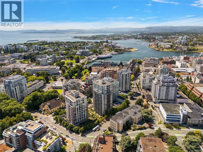 2001 751 Fairfield Rd, Victoria