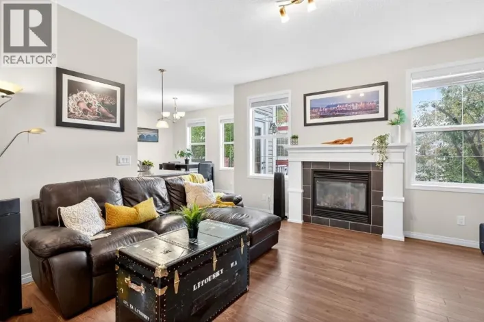 2002, 1001 8 Street NW, Airdrie