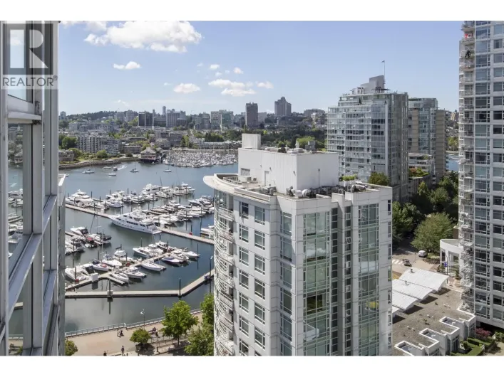 2002 193 AQUARIUS MEWS, Vancouver