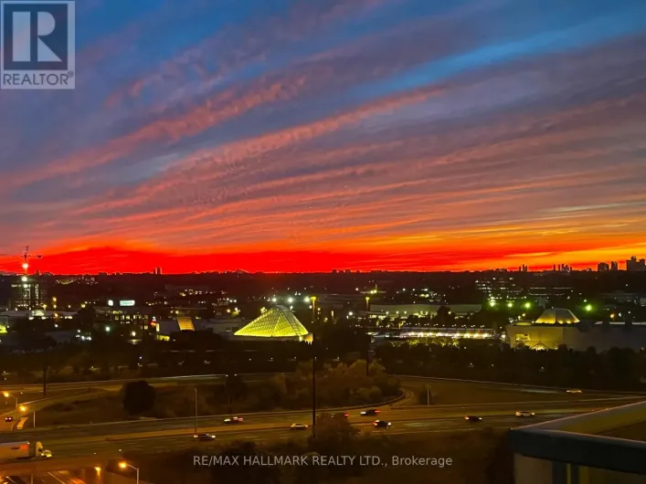 2002 - 215 WYNFORD DRIVE, Toronto