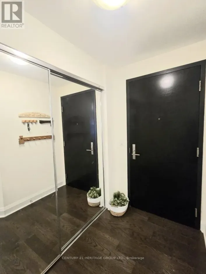 2002 - 65 ST MARY STREET, Toronto