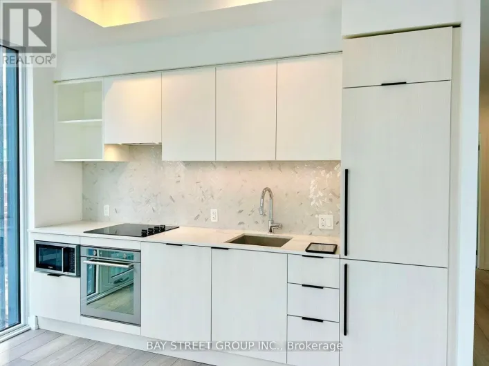 2003 - 82 DALHOUSIE STREET, Toronto