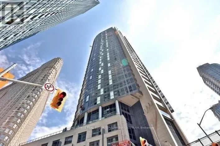 2004 - 1 THE ESPLANADE, Toronto