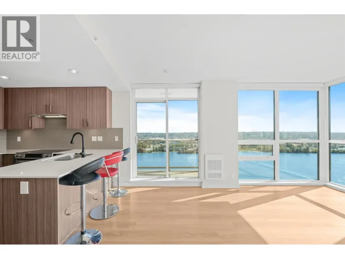 2004 125 COLUMBIA STREET, New Westminster