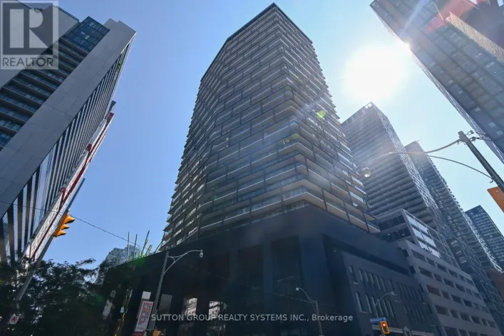 2004 - 125 PETER STREET, Toronto