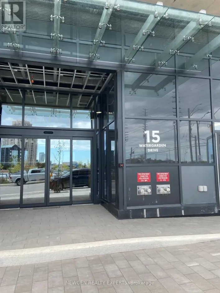 2004 - 15 WATERGARDEN DRIVE, Mississauga