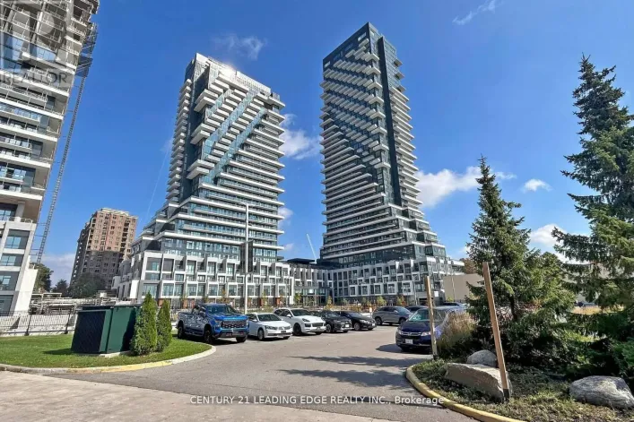 2004 - 30 INN ON THE PARK DRIVE, Toronto