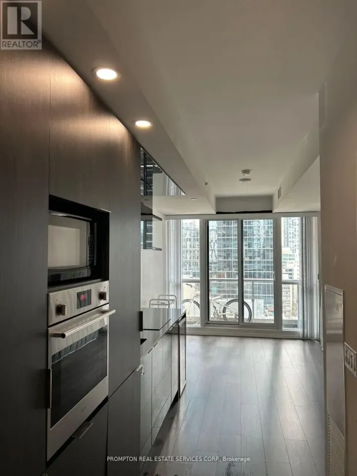 2005 - 70 TEMPERANCE STREET, Toronto