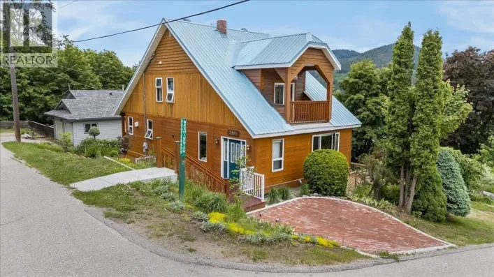 2005 Kootenay Avenue, Rossland