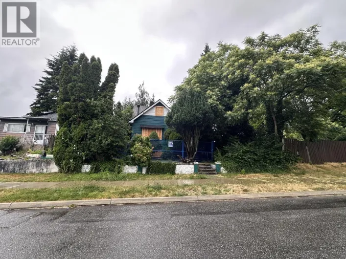 2005 NINTH AVENUE, New Westminster