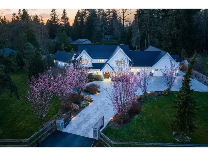 20053 FERNRIDGE CRESCENT, Langley