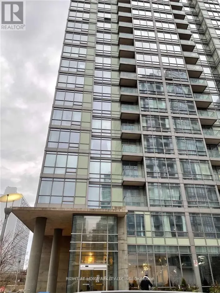 2006 - 5 MARINER TERRACE, Toronto