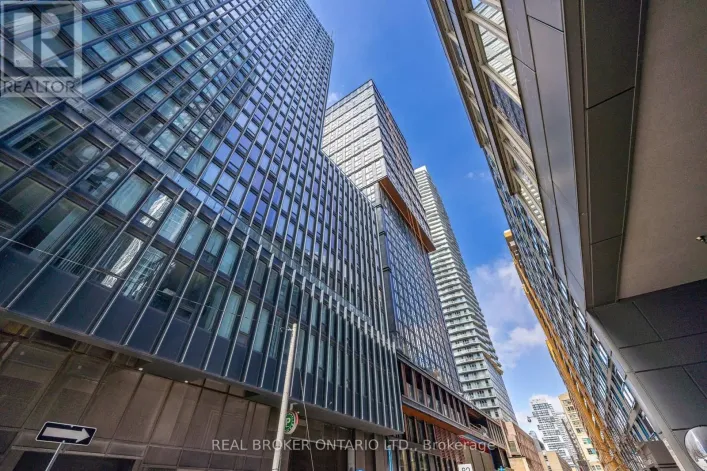 2006 - 82 DALHOUSIE STREET, Toronto