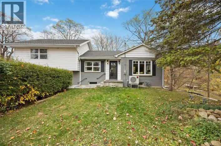 2006 Olive AVENUE, Sarnia